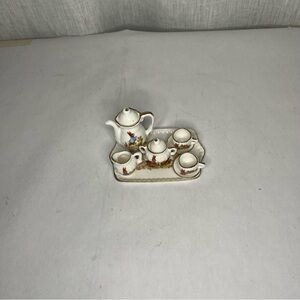 Peter Rabbit miniature tea set